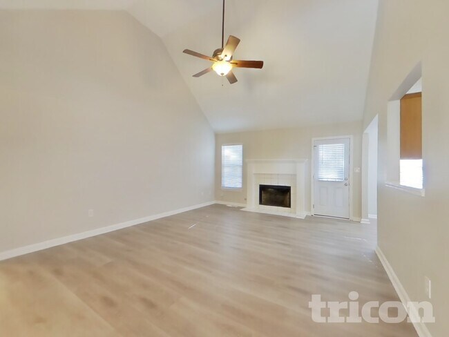 Foto del edificio - 3350 Slate Dr