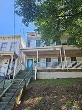 Building Photo - 1309 W Clay St