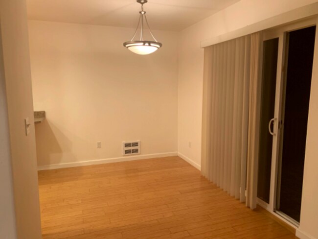 Foto del edificio - 2112/2114 Hamilton Duplex