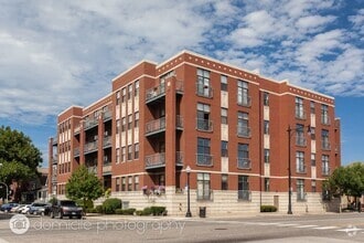 Building Photo - 4011 N Francisco Ave