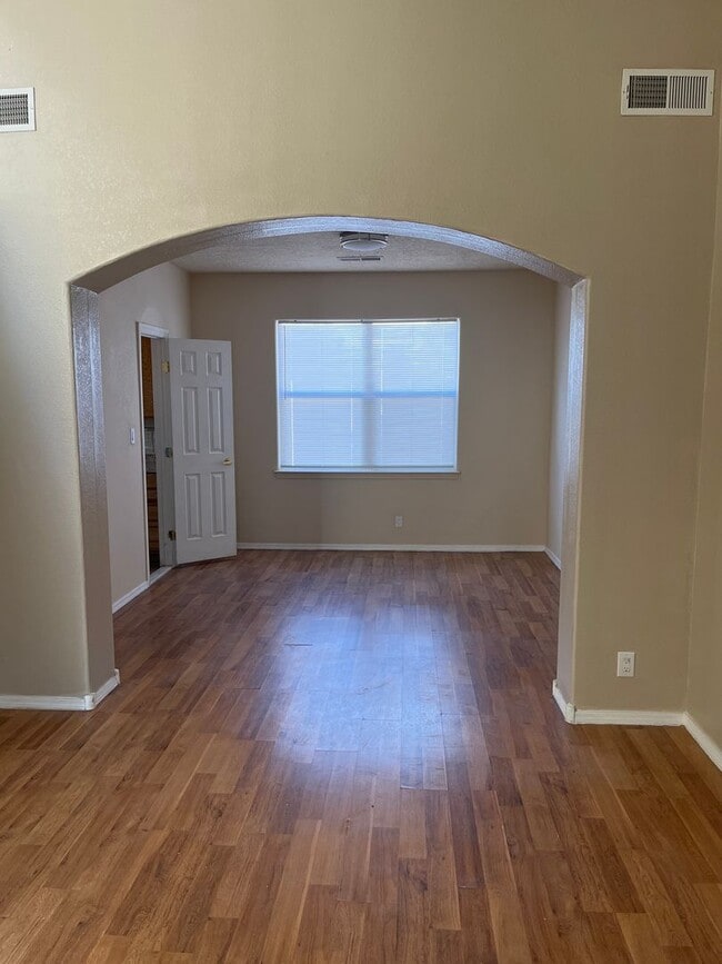 Building Photo - 6715 Tesoro Pl NE