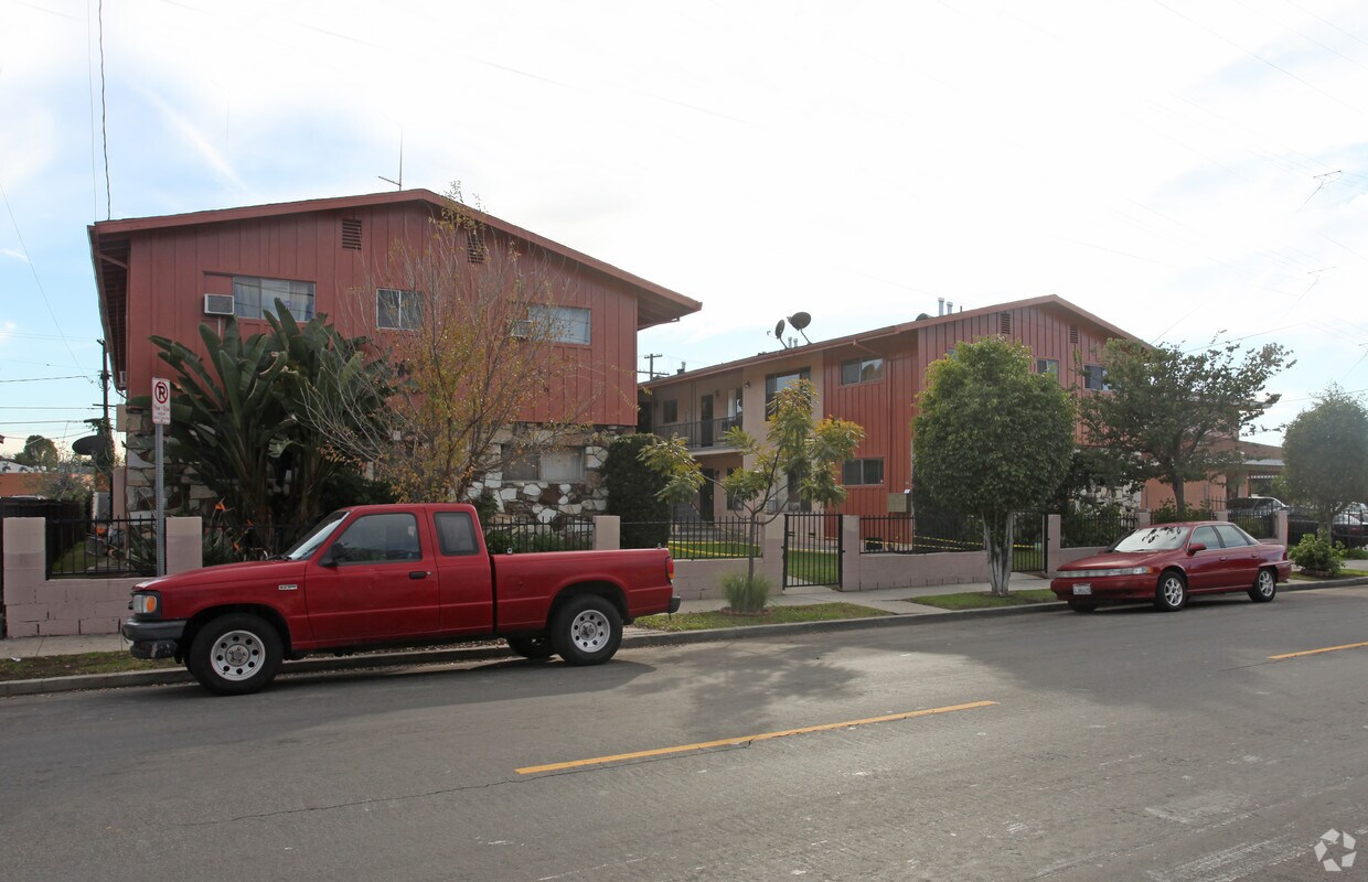 Building Photo - 5506-5510 Meridian St