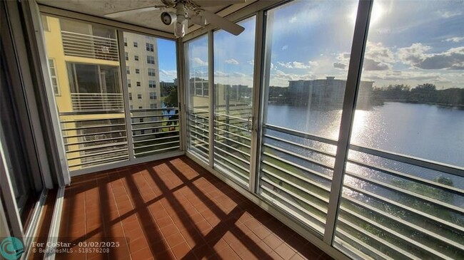 Foto del edificio - 3095 N Course Dr