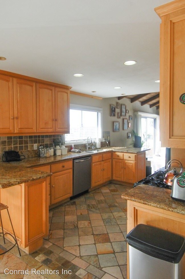 Foto del edificio - 514 Avenida Victoria