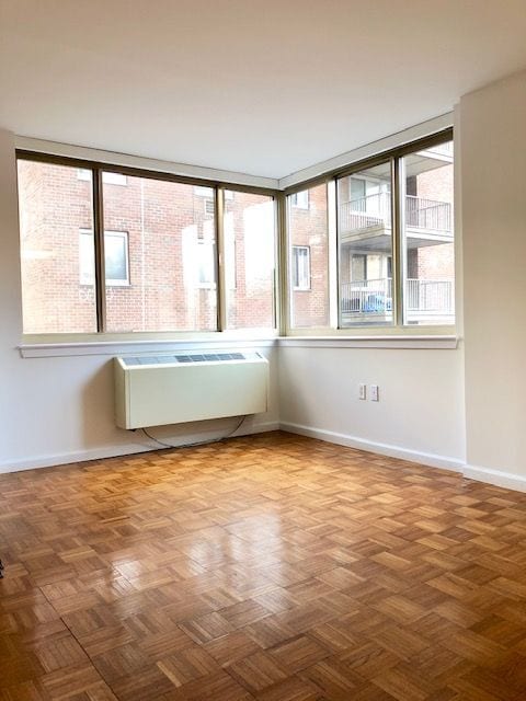 Building Photo - 340 E 29th St