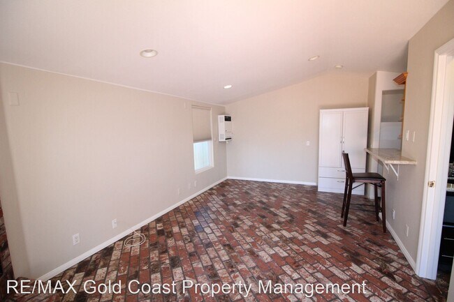 Building Photo - Studio, 1 bath House - 271 Frances