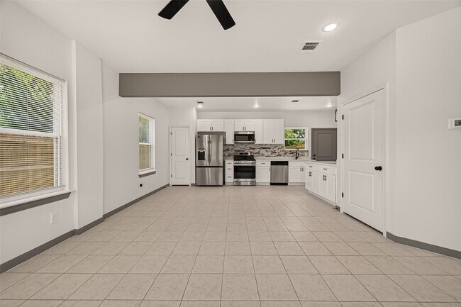 Building Photo - 8306 Tidwell Rd