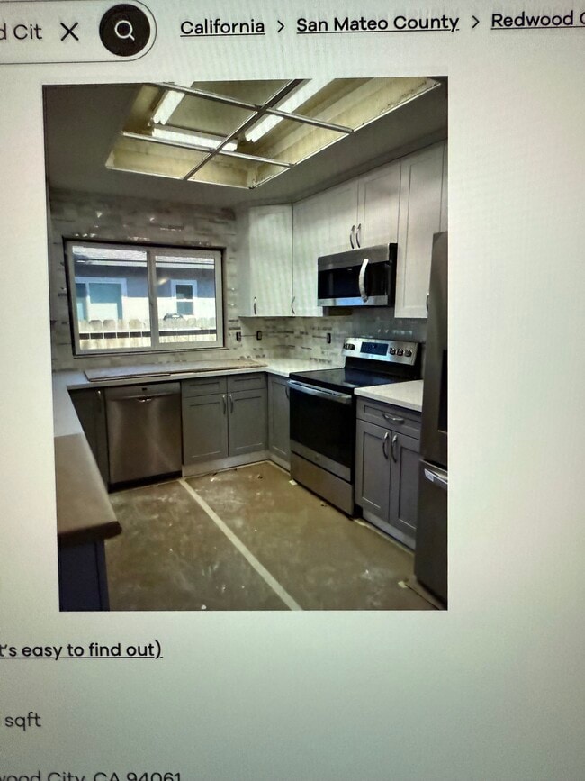 Building Photo - 265 Roble Ave