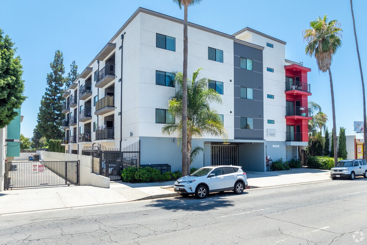 Primary Photo - Sherman Villas