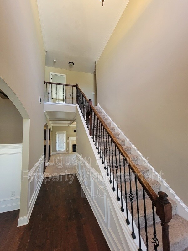 Foto del edificio - 341 Brentford Ave