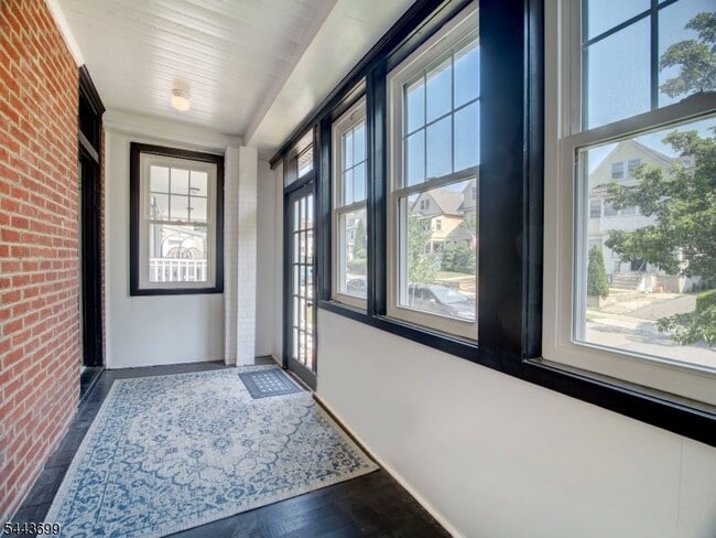 Building Photo - 60 Montague Pl