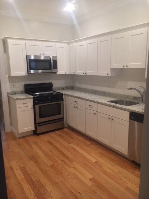 Foto de cocina 1 - 194 Salem St