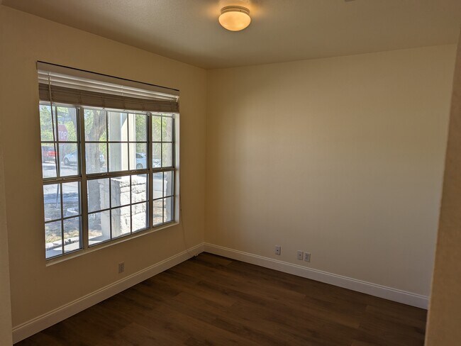 Foto del edificio - 4714 Lake Champlain Ln