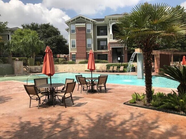 Foto del edificio - 3010 W Loop 1604 N