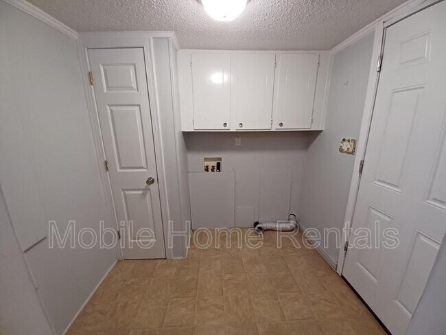 Foto del edificio - 90 Thompson Cir