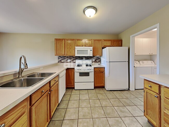 Foto del edificio - 1441 Meadowsedge Ln