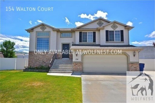 Building Photo - No Security Deposit Option! Amazing 4 Bedr...