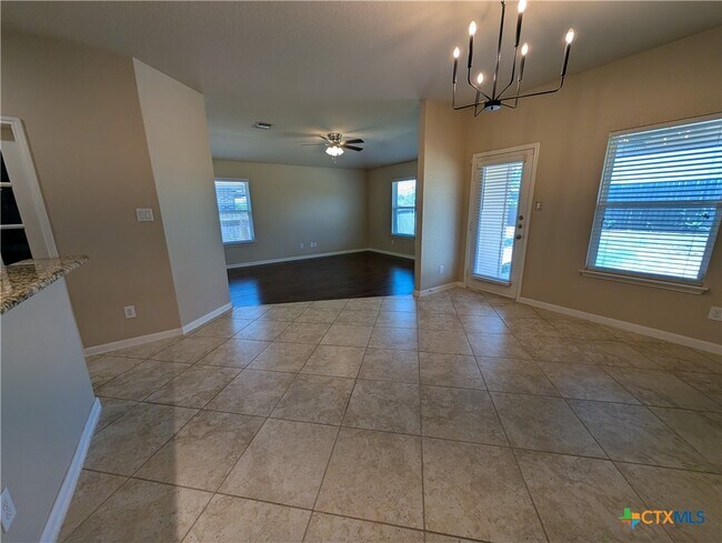 Foto del edificio - 1337 Lauren St