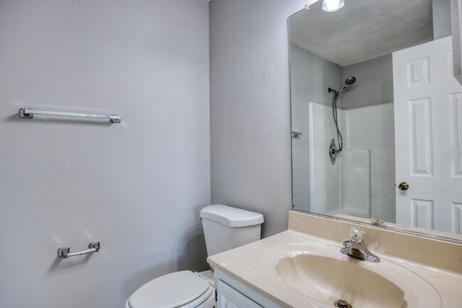 Building Photo - 5540 Finespun Last