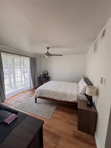 Foto del edificio - 8057 Meadow Rd