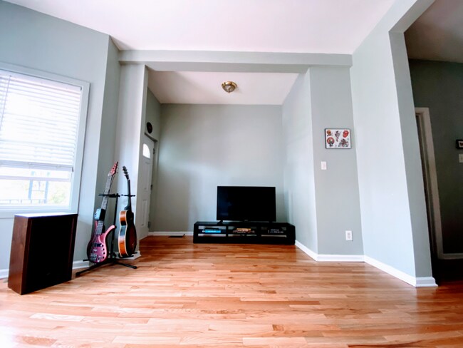 Foto del edificio - 3418 W McLean Ave