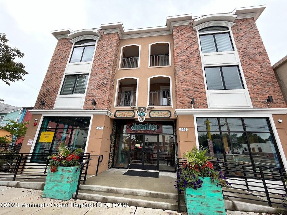 Foto principal - 191 Shrewsbury Ave
