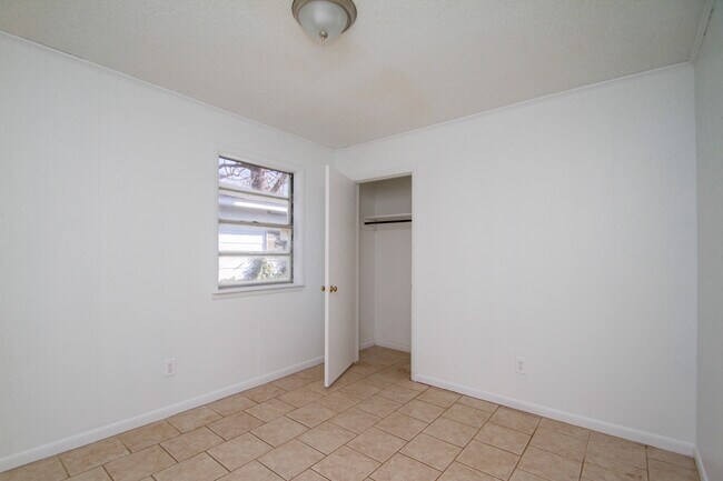 Foto del edificio - 9212 W 6th St