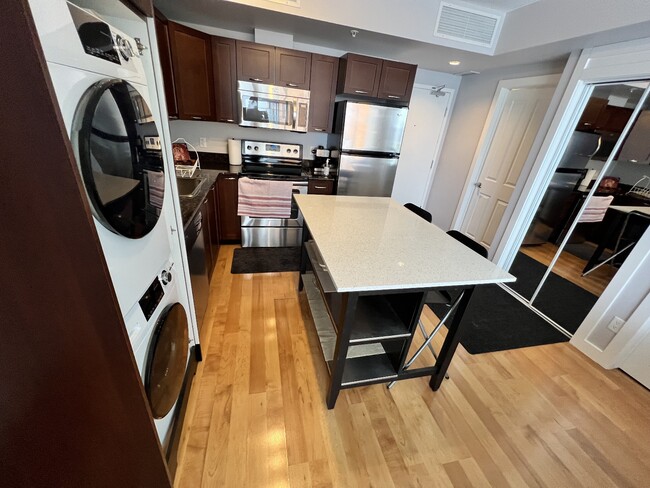 Photo du bâtiment - 3820 Brentwood Rd NW