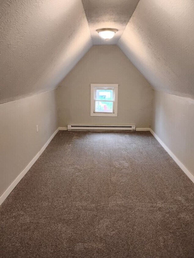 Foto principal - 4 Bd 2 Ba Single Family Home for Rent