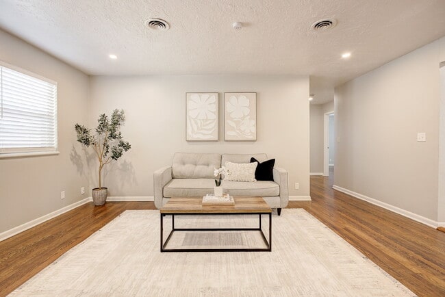 Foto del edificio - 1332 Kansas St