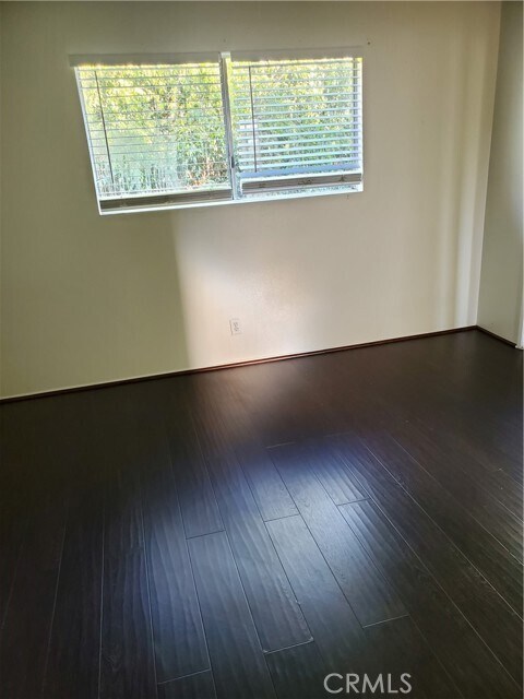 Foto del edificio - 221 E 25th St