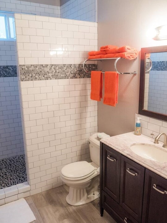 Bathroom - 2528 Peniston St