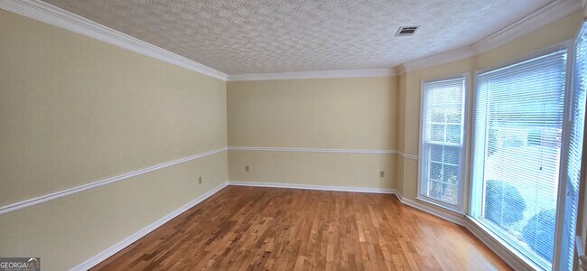 Foto del edificio - 5280 W Jones Bridge Rd