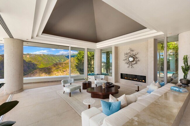 Building Photo - Luxury Architectural Masterpiece w/ Infini...