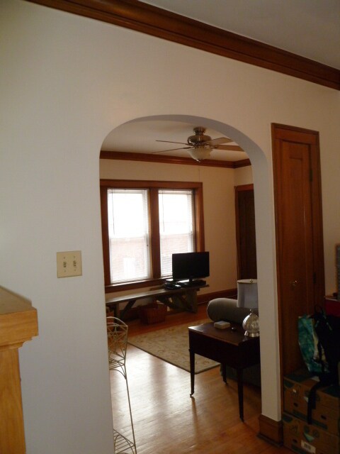 Building Photo - 3624 N Greenview Ave