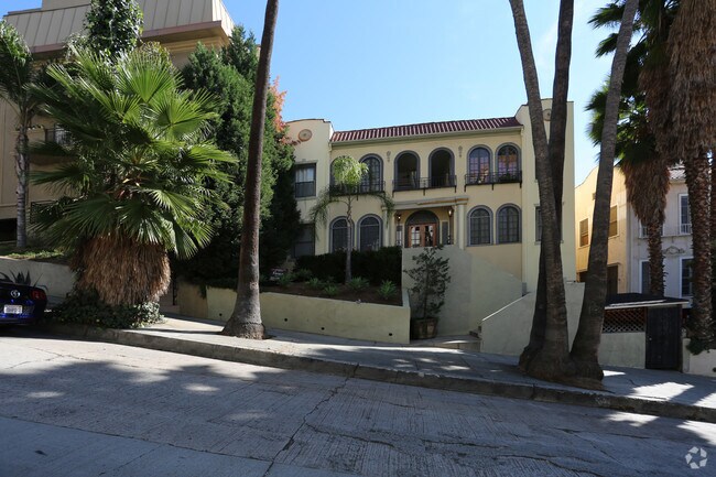 Building Photo - 1930 Whitley Ave