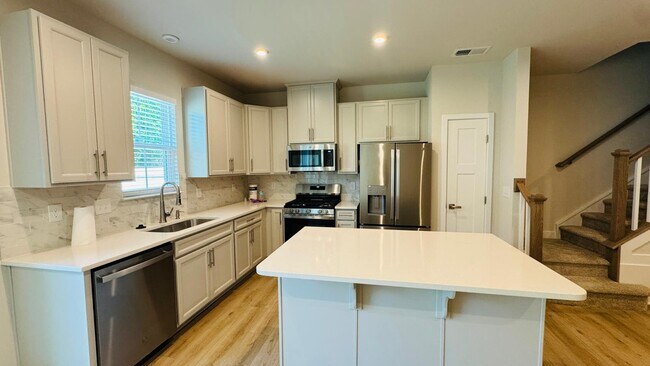 Building Photo - 409 Erbusco Dr