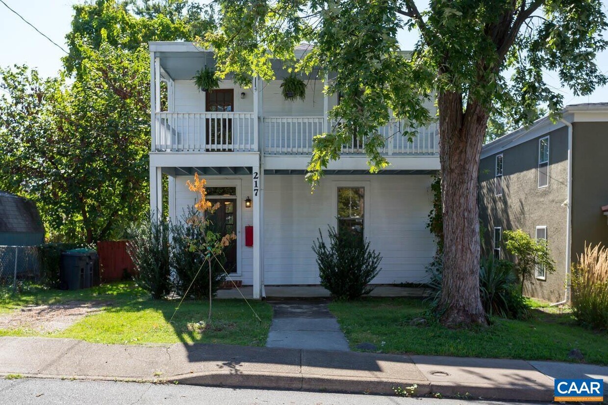 Primary Photo - 217 9th St NW