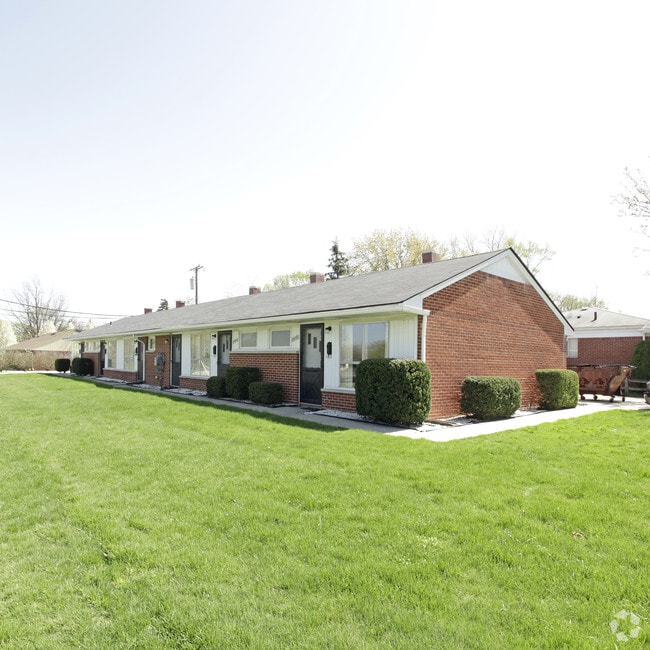 Building Photo - 2431 Normandy Rd