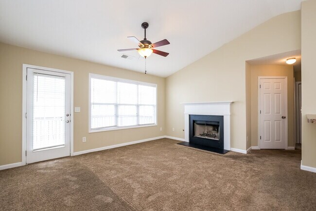 Building Photo - 200 Greystone Cir