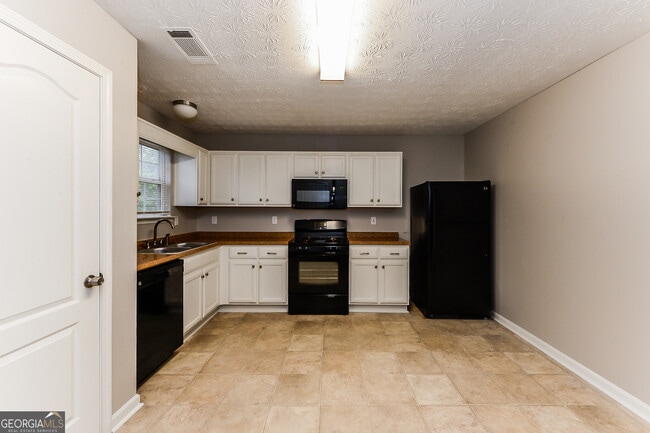 Building Photo - 2977 Fields Dr