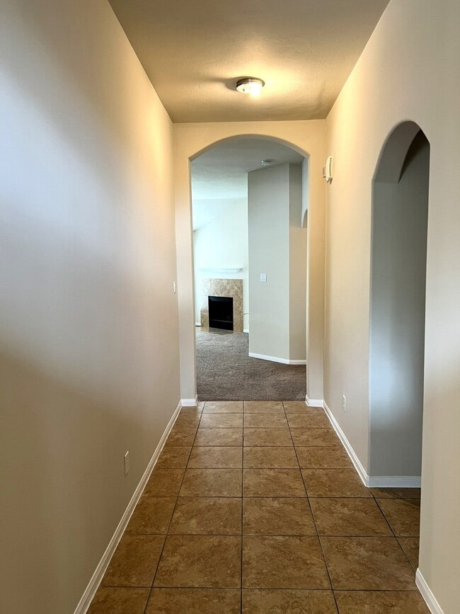 Building Photo - 25123 Ibris Ranch Dr