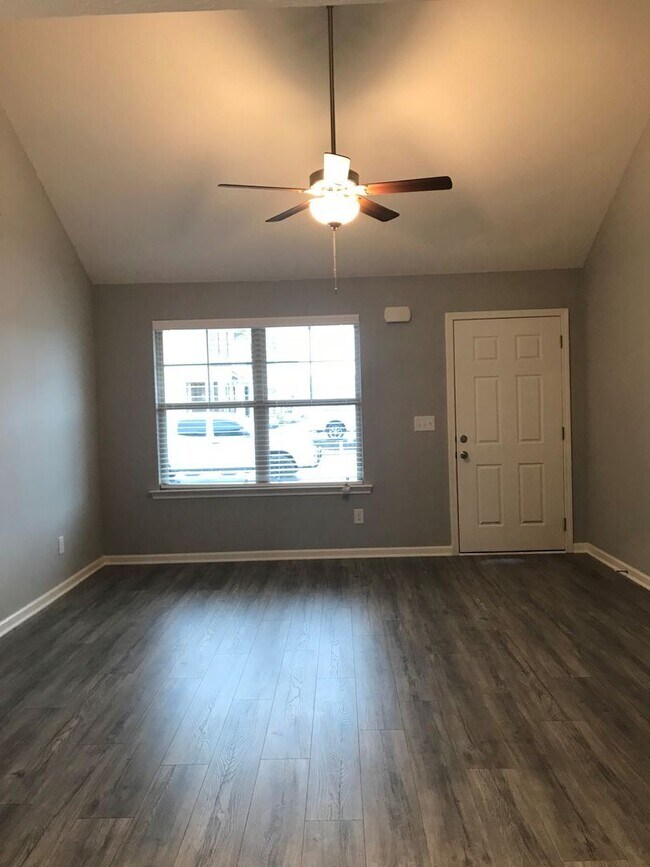 2 br, 2.5 bath House 1008 Sully Dr House Rental in Smyrna, TN