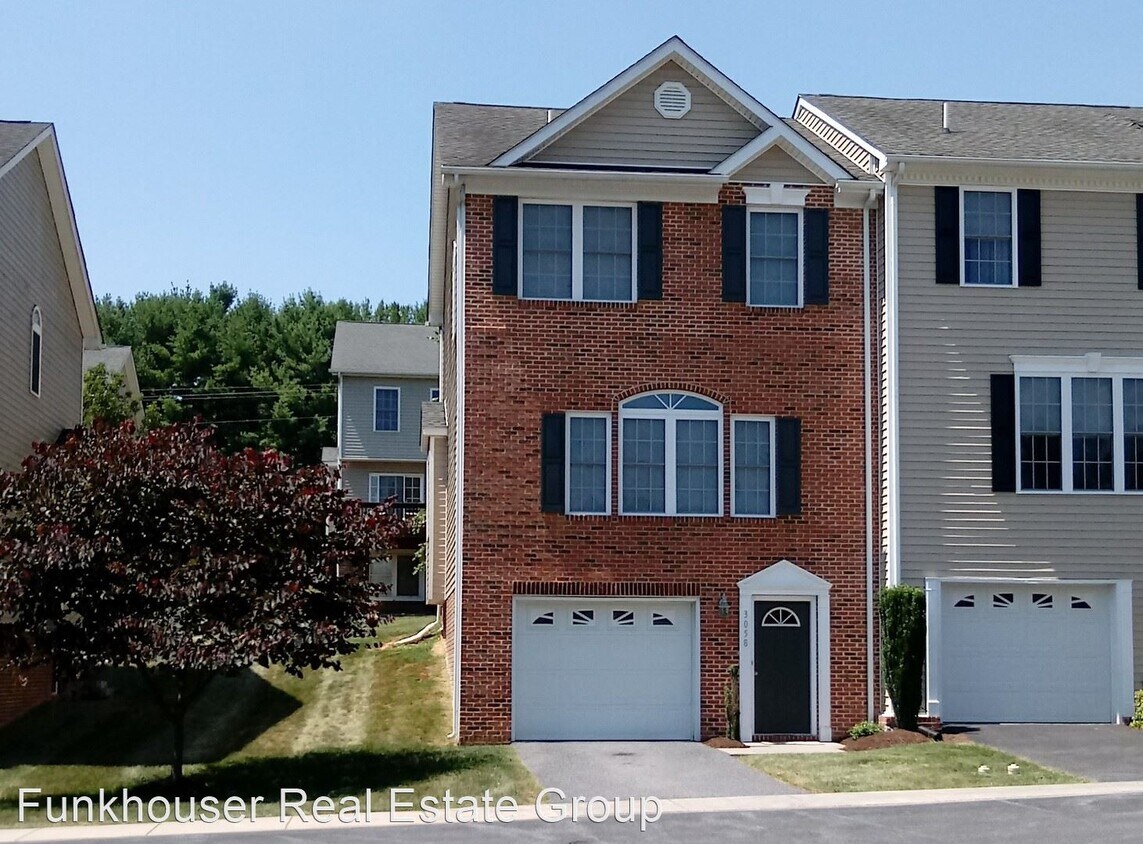 Foto principal - 3058 Crystal Spring Ln