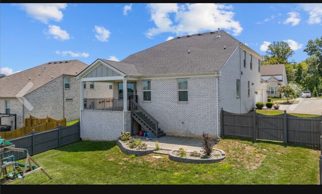 Building Photo - 1096 River Oaks Blvd
