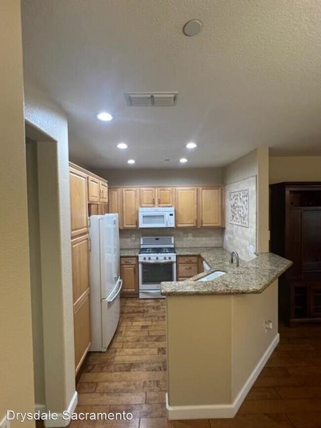 Building Photo - 2 br, 2.5 bath House - 1405 Dante Circle
