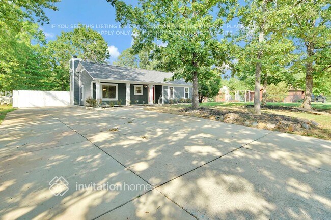 Foto del edificio - 8002 Beacon Hills Rd