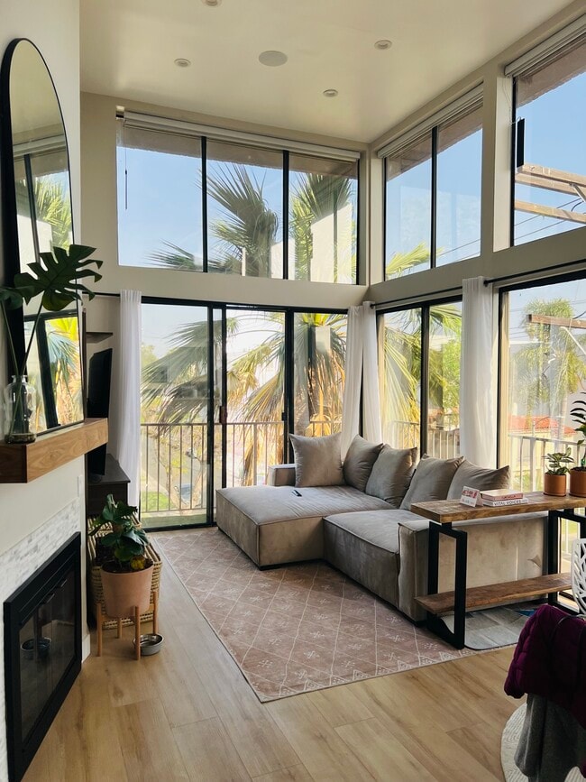 Building Photo - 869 S Wooster St