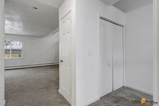 Foto del edificio - 4011 E Turnagain Blvd