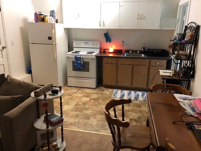 Kitchen - 2702 Niagara Falls Blvd